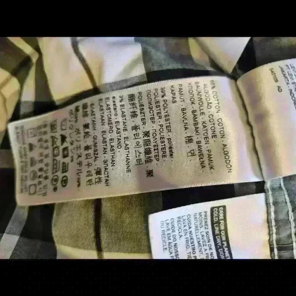 Levis Men's Classic Checkered Button-Up Shirt - Picture 6 of 6